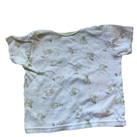 3/$20 white shirt sleeve top bear design - Picture 2 of 2